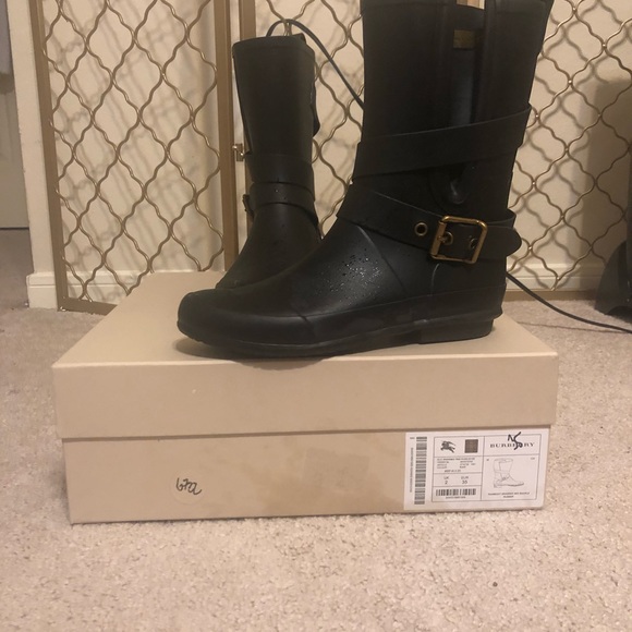 Selling for $270 - Picture 3 of 5